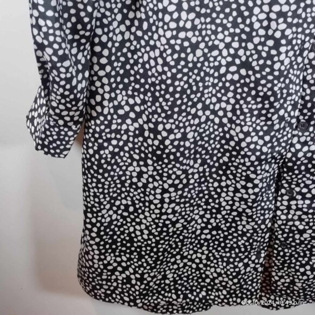Dynamite Shirt Dress Fits A Small-Medium Huddled Circles Silky Buttonup Collar — image 6 of 8